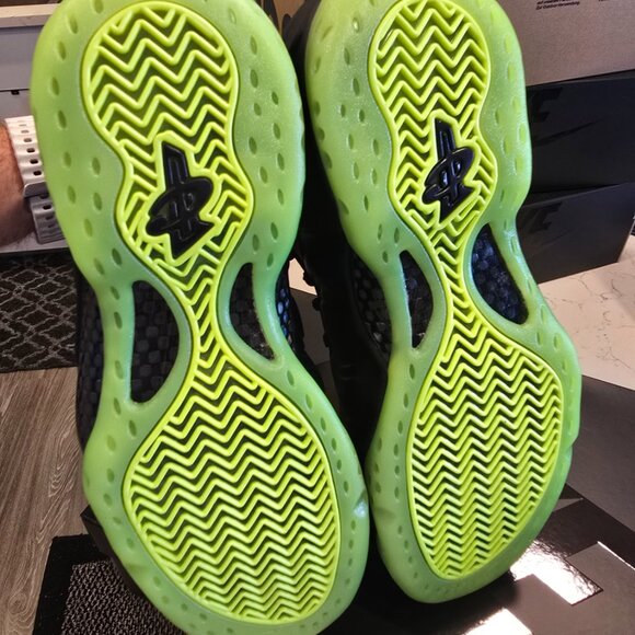 Nike Air Foamposite One Black Volt - Size 10.5 HF2902-001 Mens Shoes NEW - Picture 8 of 15